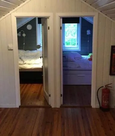 Nydelig Sted Med Koselig Med Jacuzzi 산데스