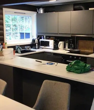호텔 Nydelig Sted Med Koselig Med Jacuzzi 산데스