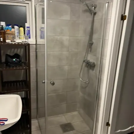 Nydelig Sted Med Koselig Hytte Med Jacuzzi *