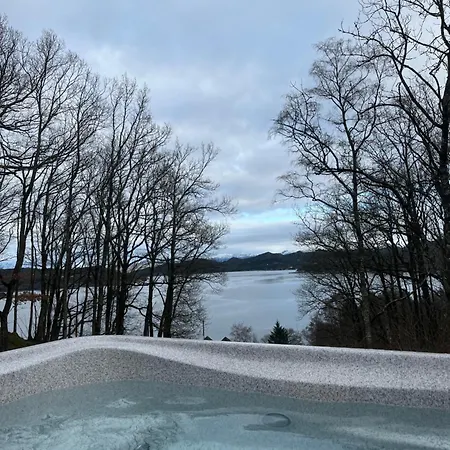 Nydelig Sted Med Koselig Med Jacuzzi Szálloda 3*